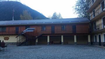 Четырехместный номер с душем в Гостинице Меридиан